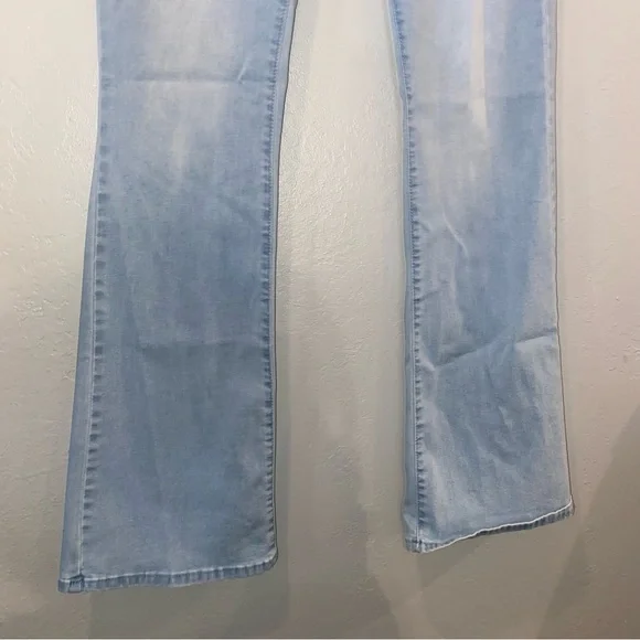 Shein Flare Light Wash Stretchy Women’s Jeans - Picture 3 of 9